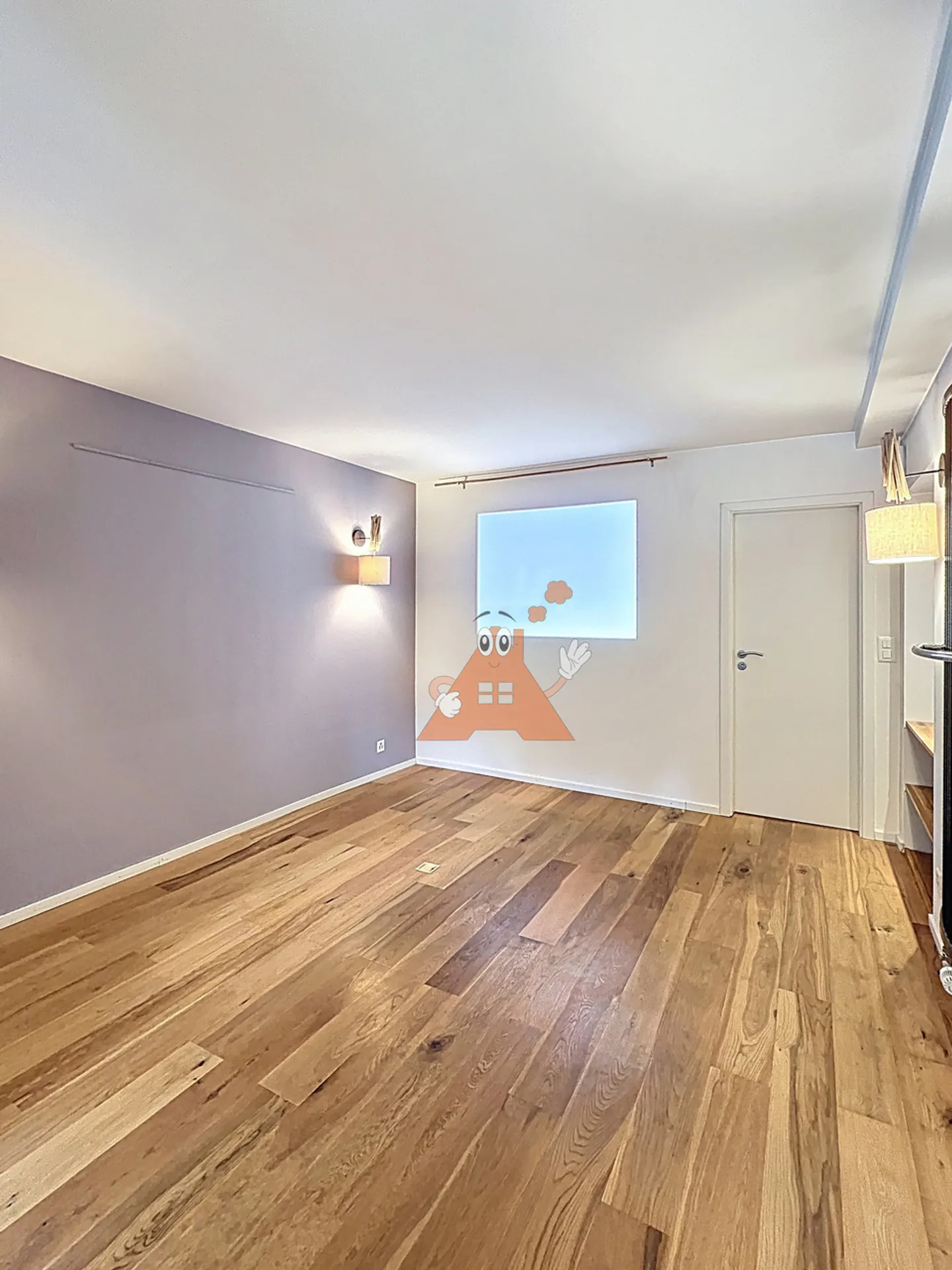 Industry 1.5 rooms - Photo 4 of 11