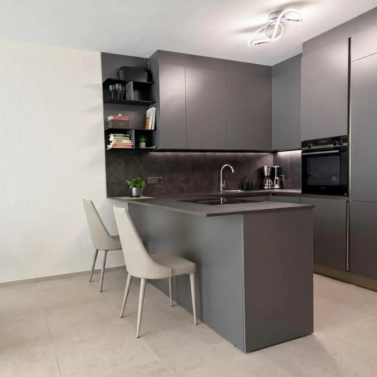 Magnificent 3.5 rooms in the residential resort of Cadro - Photo 5 of 10
