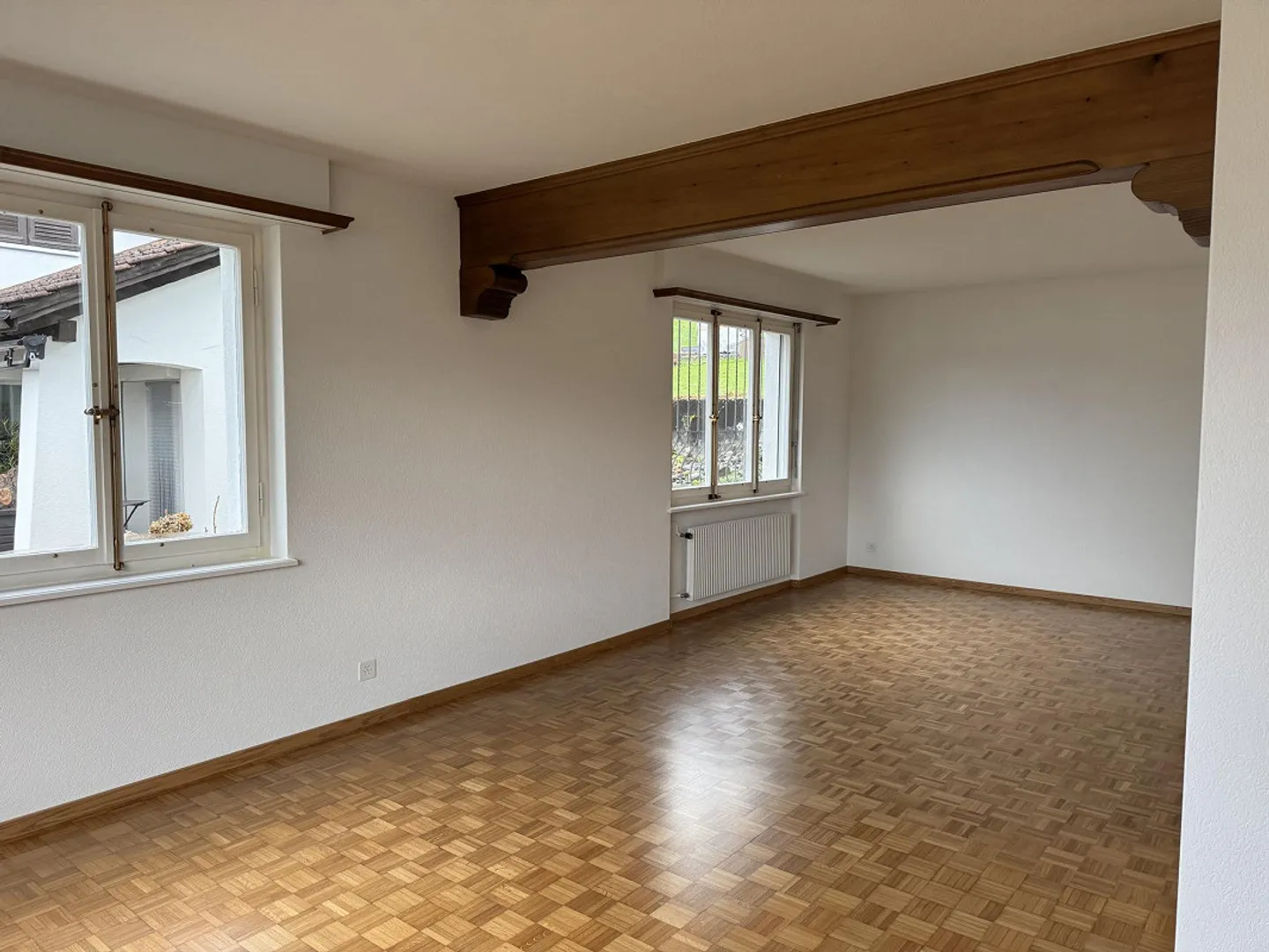 Affascinante casa unifamiliare di 6,5 stanze a Schwyz - Foto 4 di 13