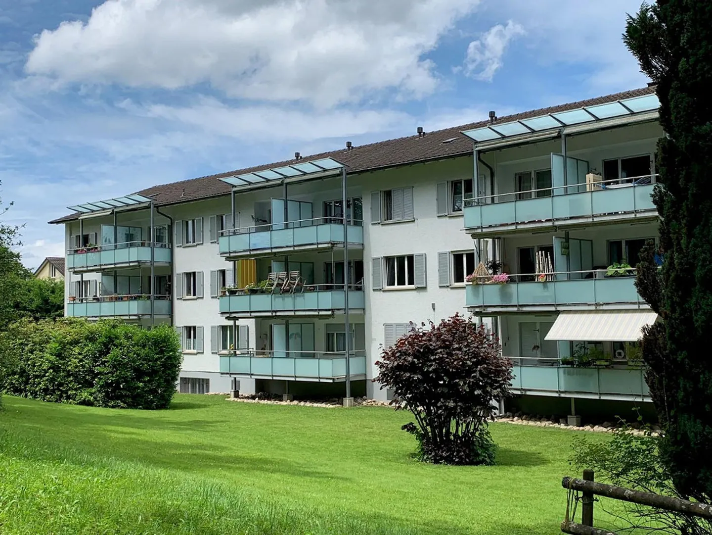 Appartement 3,5 pièces dans un emplacement vert calme, près du centre-ville - Photo 1 sur 11