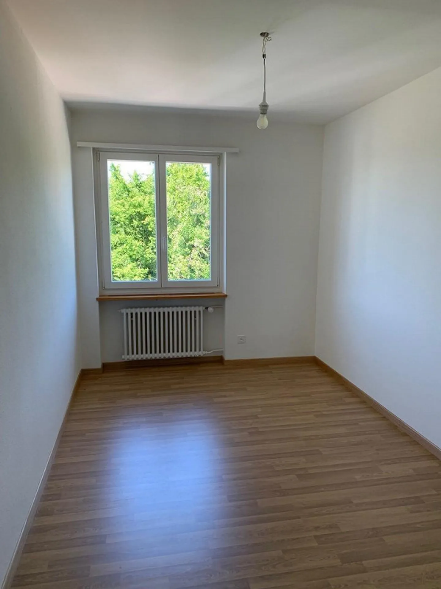 Appartement 3,5 pièces dans un emplacement vert calme, près du centre-ville - Photo 7 sur 11