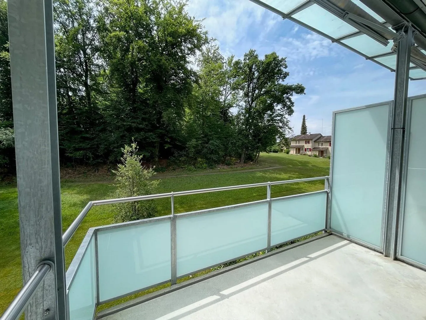 Appartement 3,5 pièces dans un emplacement vert calme, près du centre-ville - Photo 10 sur 11