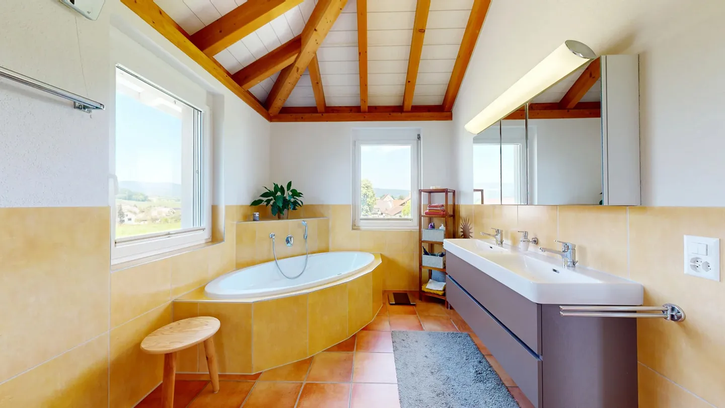 Modern 5.5-room single-family house with pool and double carport - Photo 12 of 17