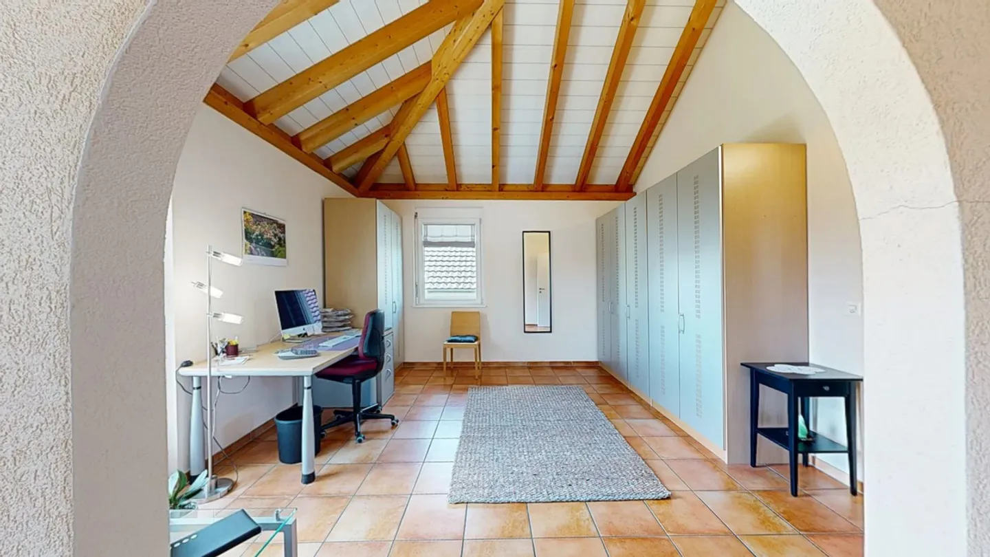 Modern 5.5-room single-family house with pool and double carport - Photo 14 of 17