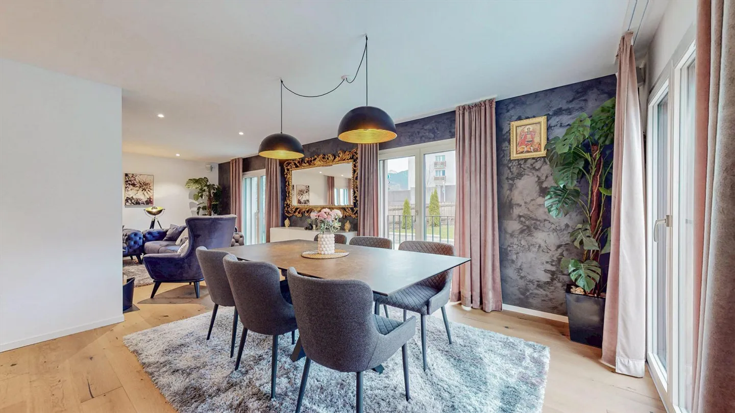 NUOVO E STILOSO: CASA UNIFAMILIARE DI 6,5 STANZE CON GRANDE GIARDINO - Foto 2 di 5