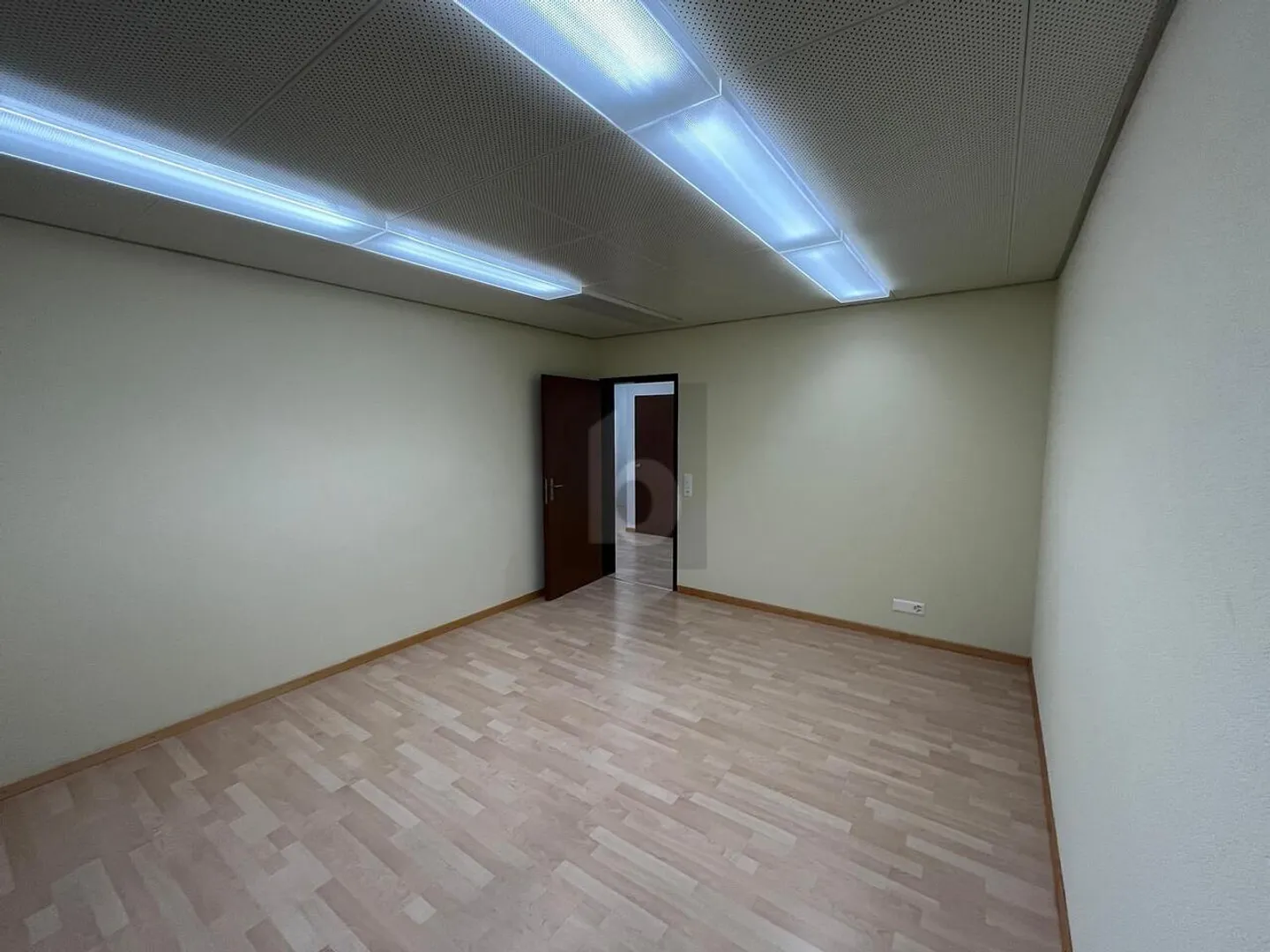 Modernes Büro in Eschenbach - Foto 2 von 4