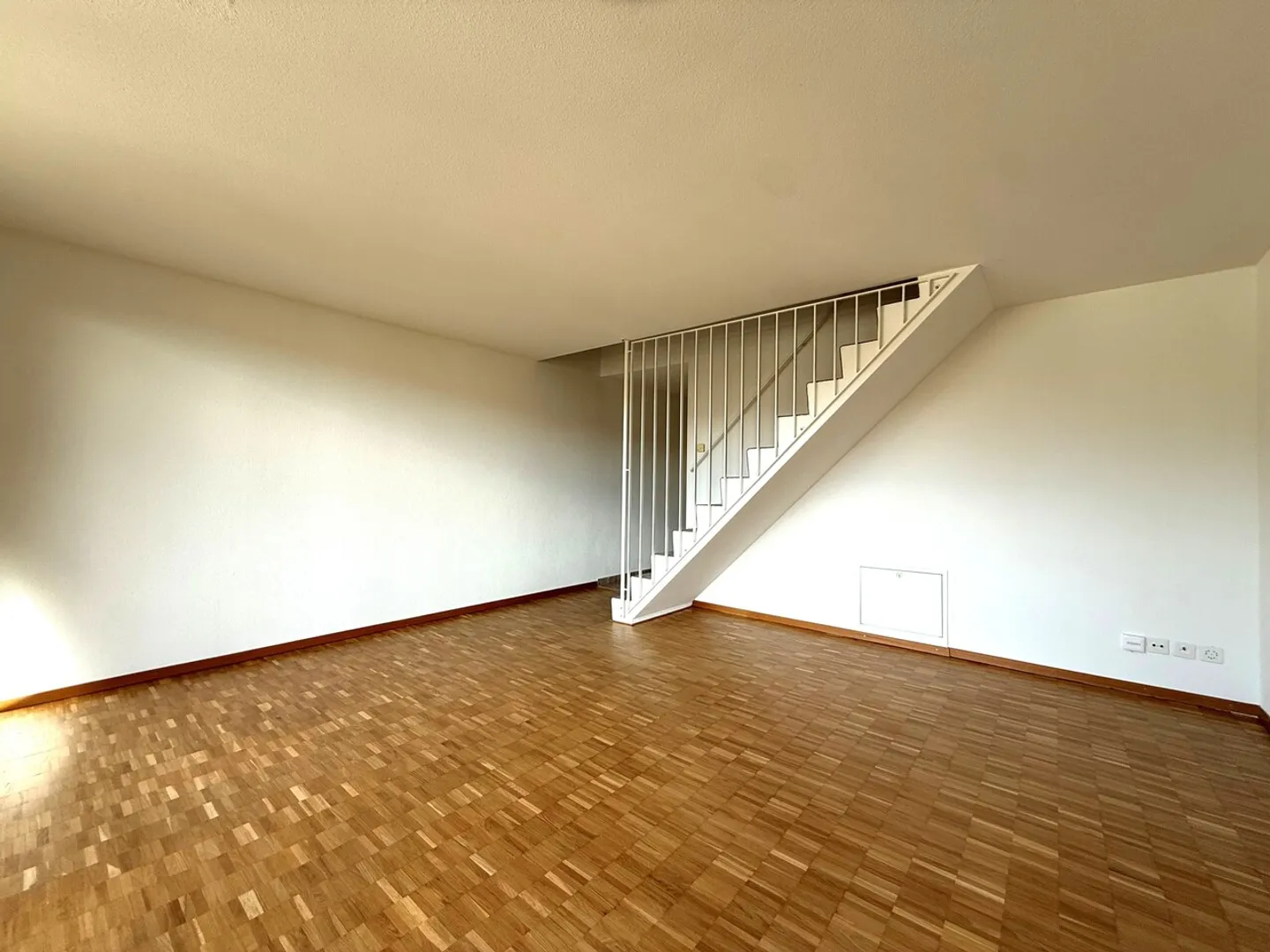 Appartamento Maisonette con Charme - Pulito & Pitturato - Foto 1 di 14