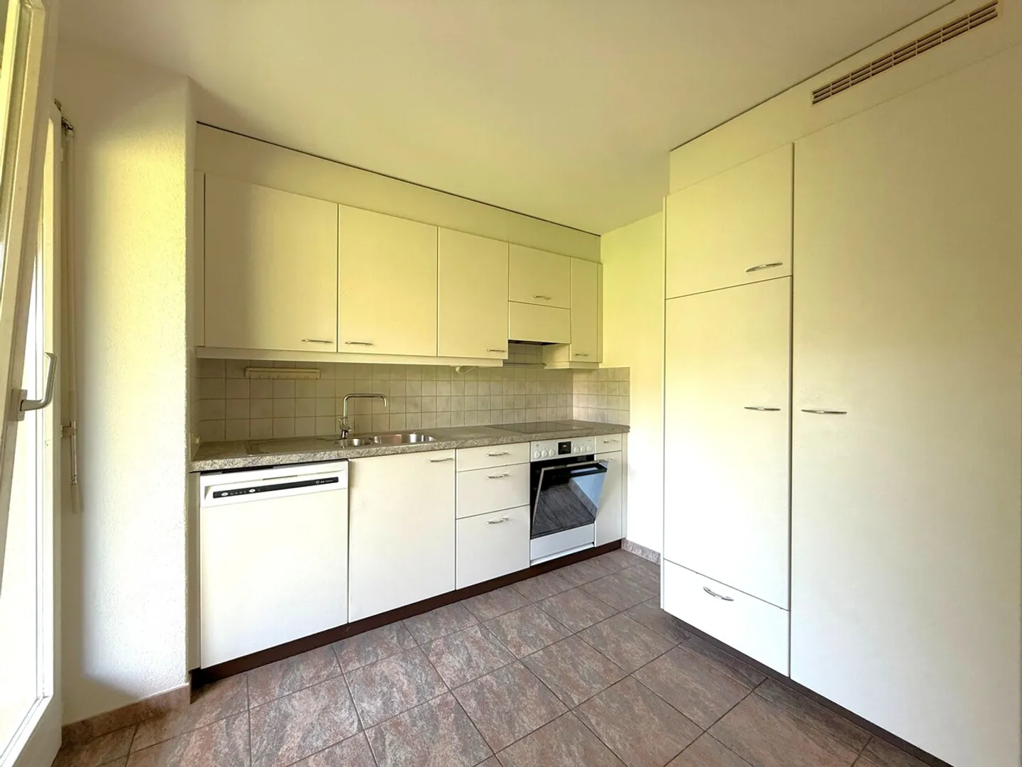 Appartamento Maisonette con Charme - Pulito & Pitturato - Foto 3 di 14