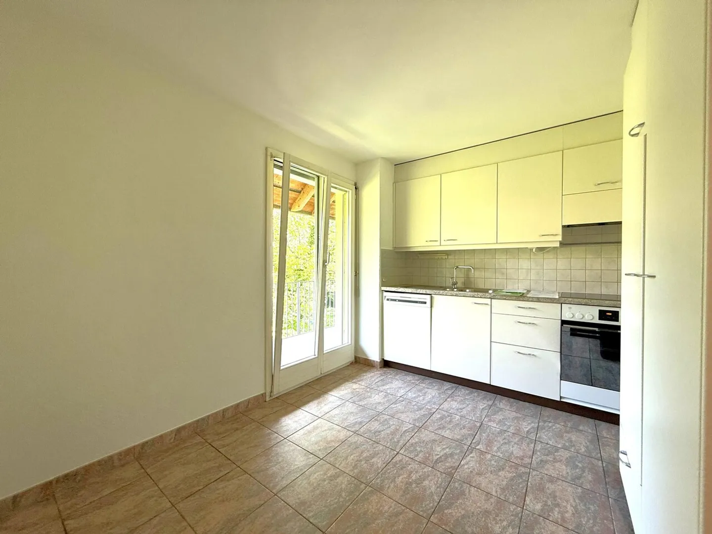 Appartamento Maisonette con Charme - Pulito & Pitturato - Foto 2 di 14