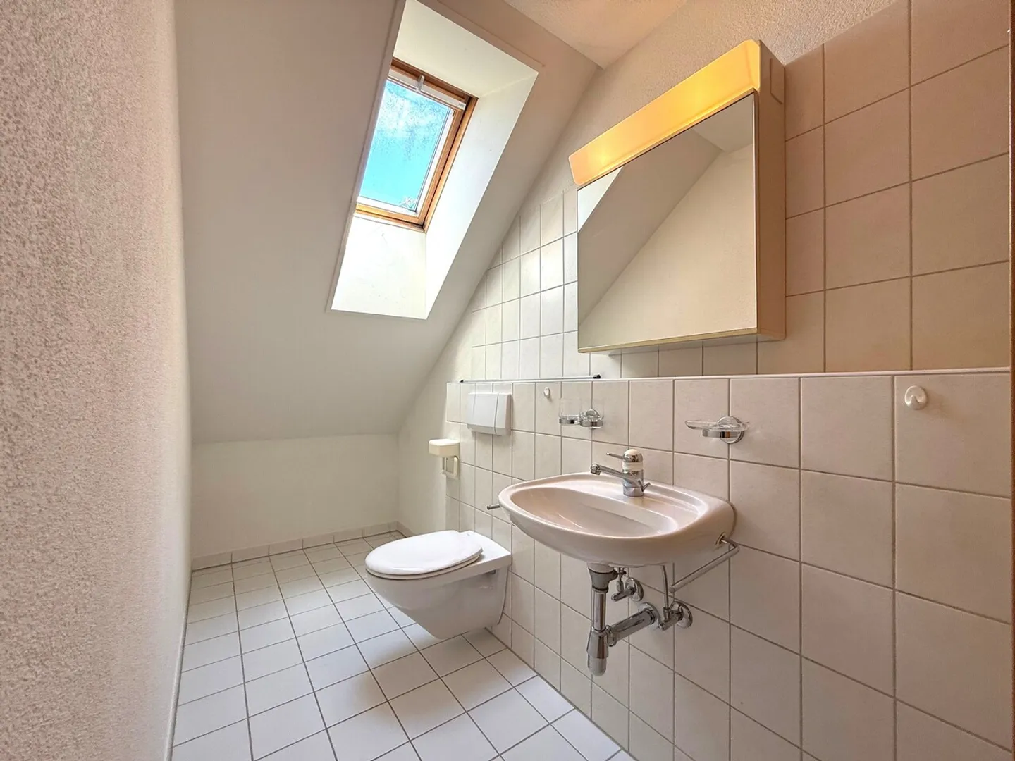 Appartamento Maisonette con Charme - Pulito & Pitturato - Foto 6 di 14