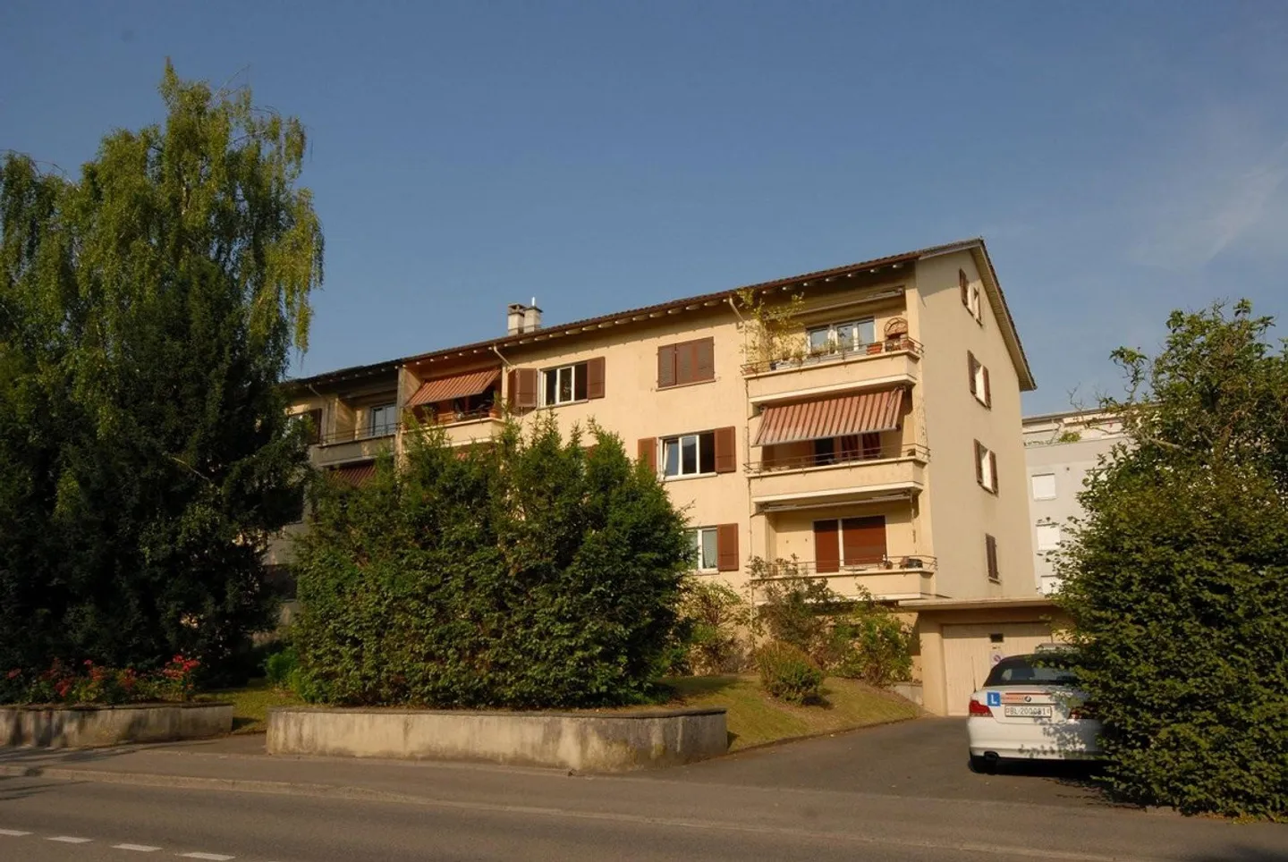 Appartamento 4 locali ben tenuto e accuratamente ristrutturato a Binningen - Foto 2 di 11