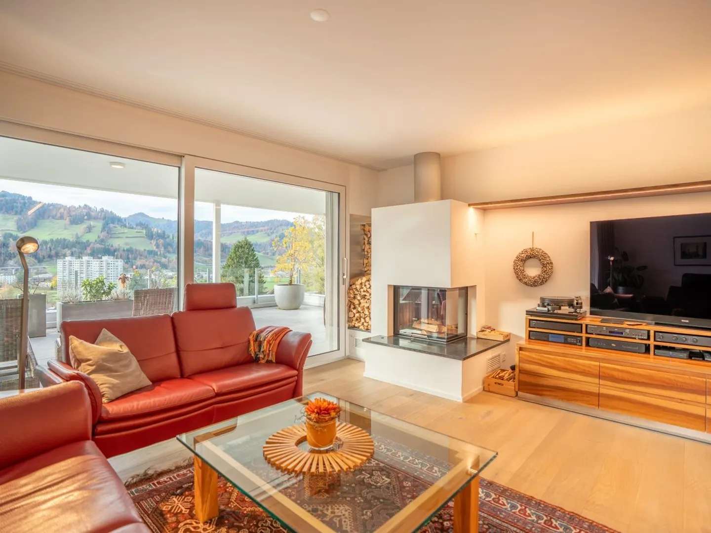 Living like in a single-family home! - Photo 3 of 8