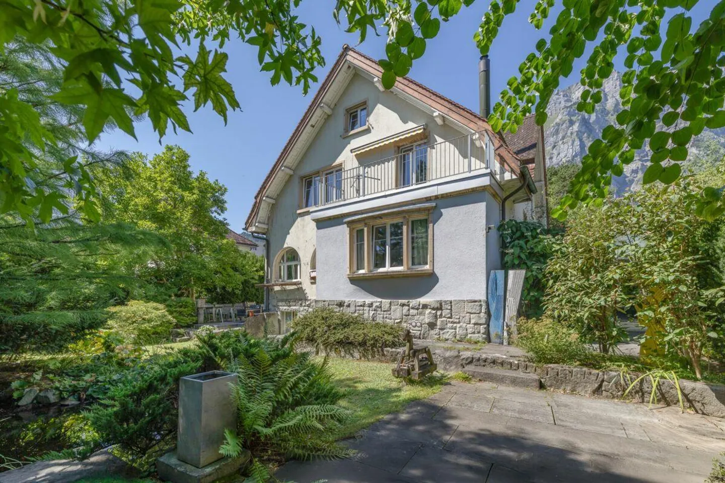 Charmantes Einfamilienhaus mit Garten - Foto 1 von 14