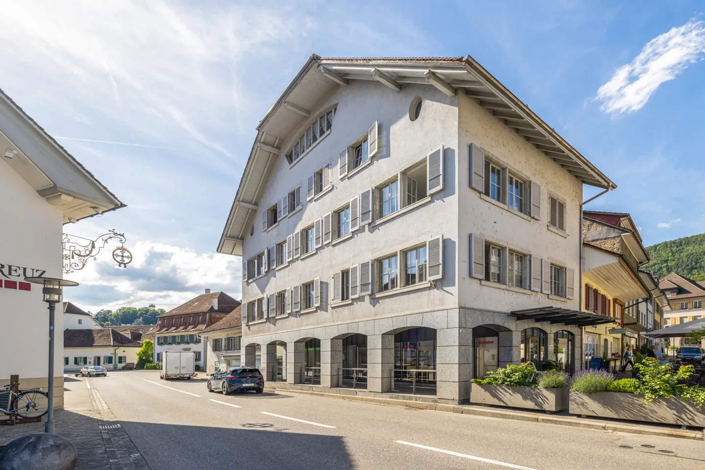 Edificio ad uso misto in affitto - Foto 2 di 13