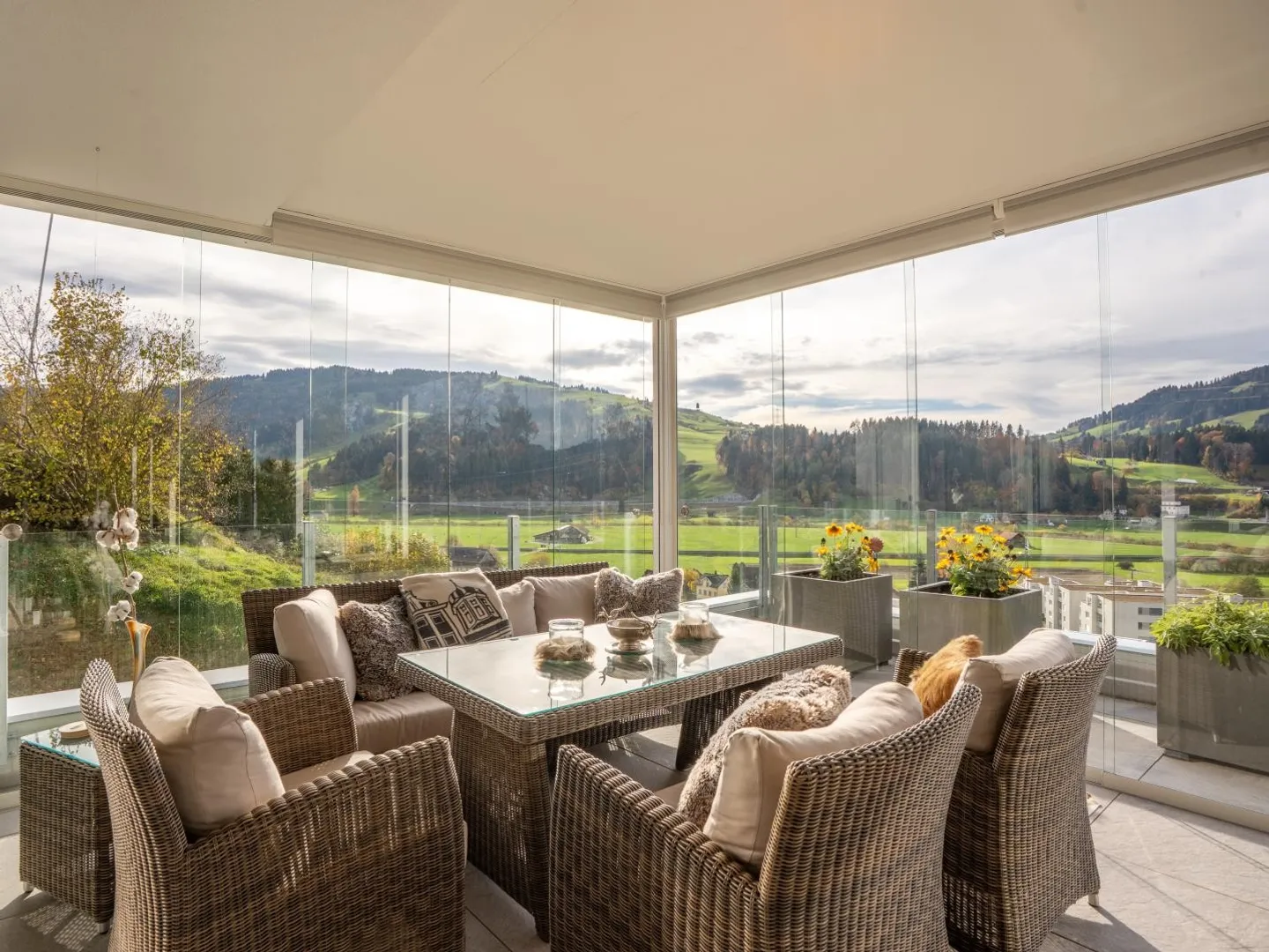 Living like in a single-family home! - Photo 4 of 8