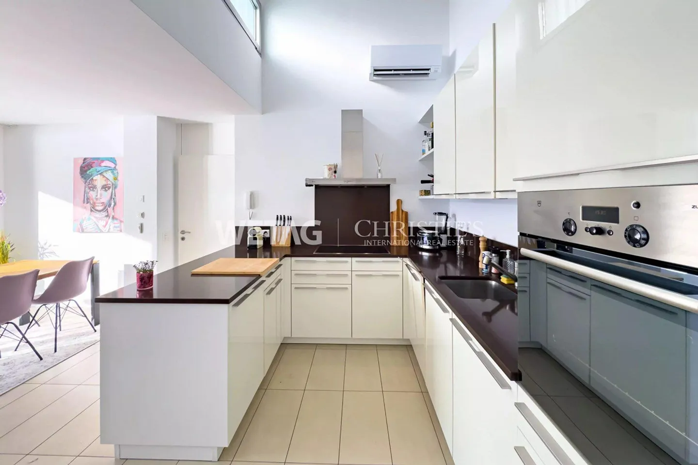 Lugano-Bissone : Villa directement au bord du lac, avec quai et place de bateau électrique à vendre, résidence secondaire possible - Photo 5 sur 13