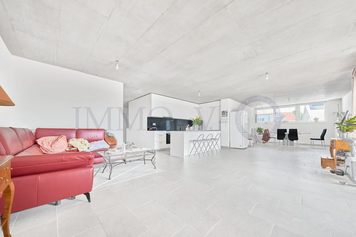 Appartement de Luxe avec Terrasse - Photo 2 sur 8