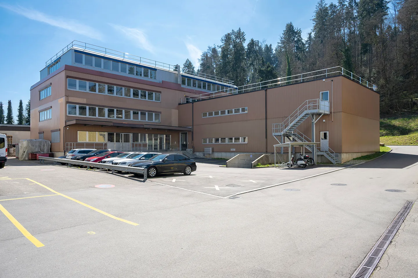 large storage with daylight - Photo 2 of 2