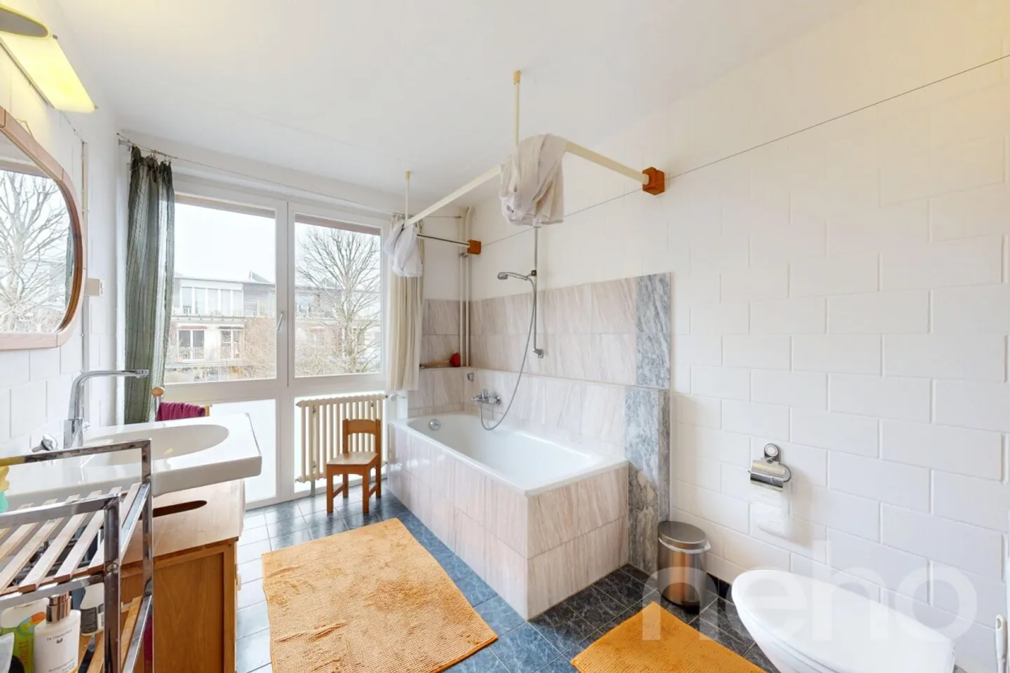 Charming Townhouse with Garden - Photo 9 of 12