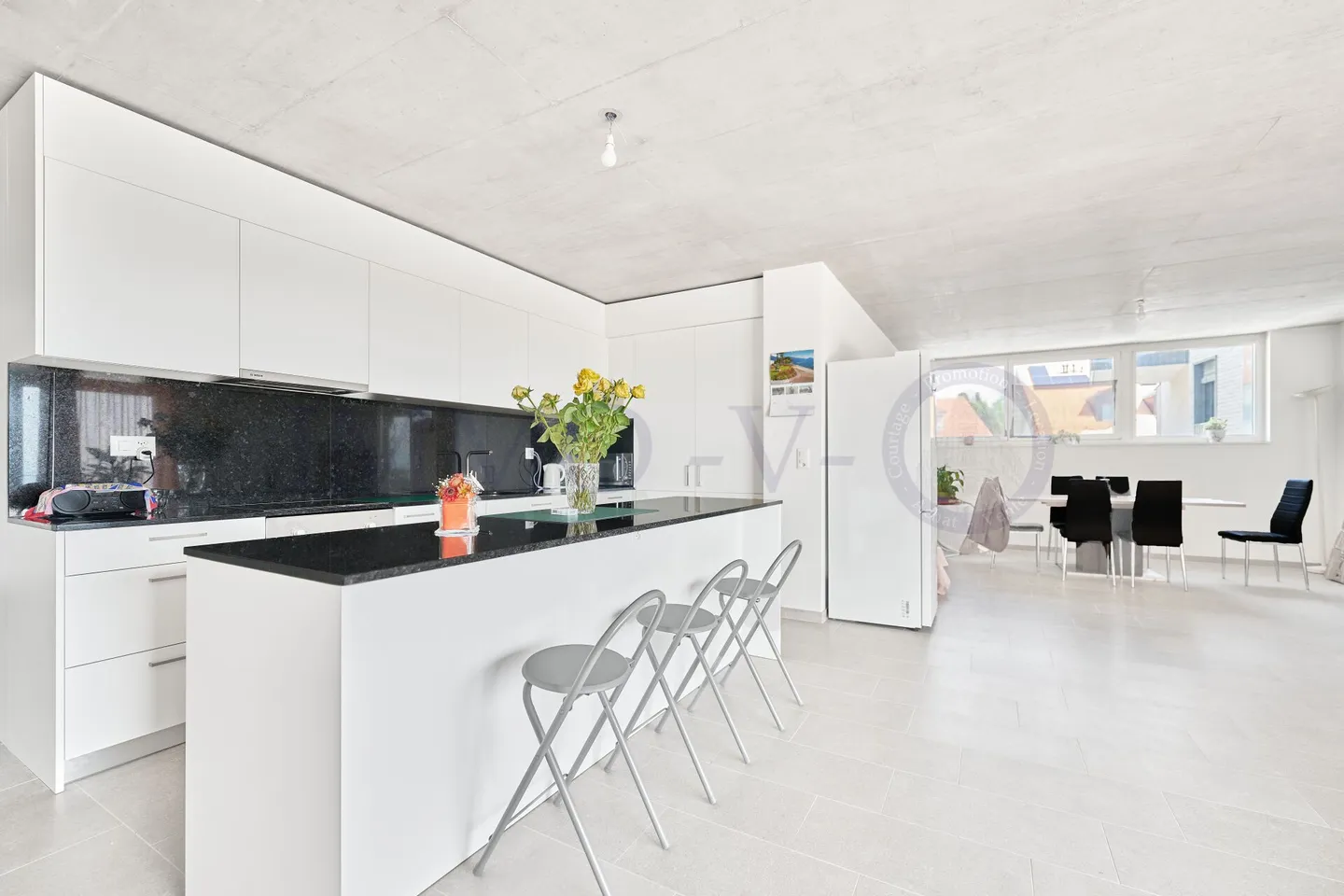Appartement de Luxe avec Terrasse - Photo 3 sur 8