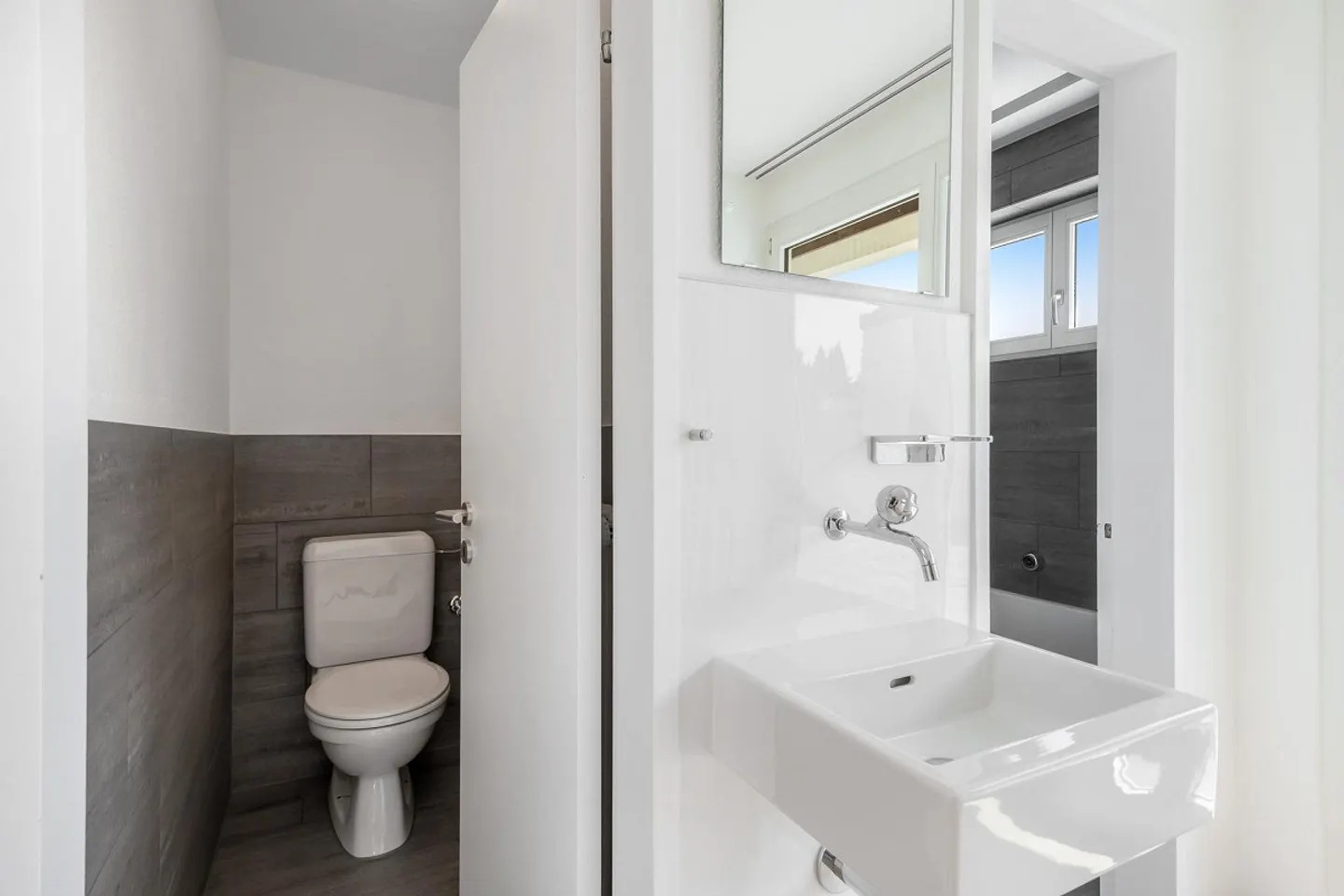 Penthouse apartment with large terrace - limited until 30.09.2027! - Photo 8 of 11