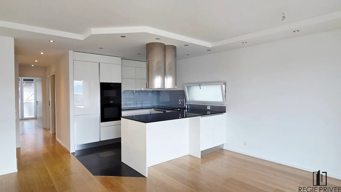 Geräumige 4,5-Zimmer-Wohnung mit Balkon - Foto 1 von 12