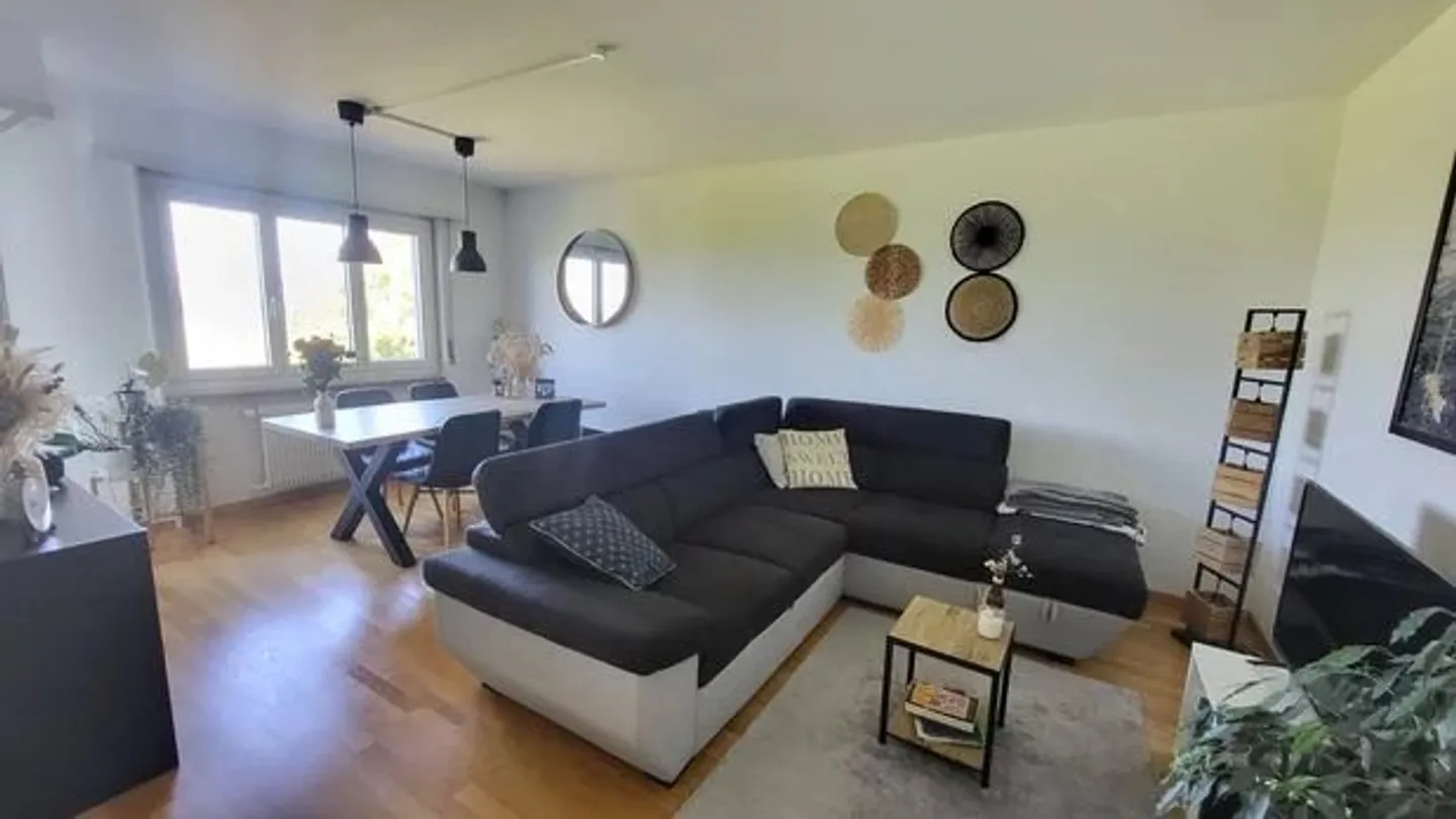 Appartement deux pièces au 2ème étage - Photo 2 sur 3