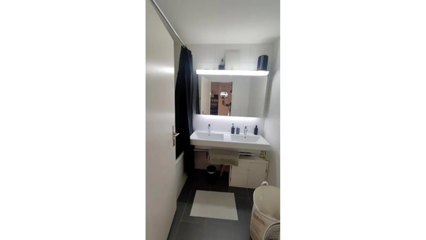 Appartement moderne avec balcons - Photo 4 sur 9