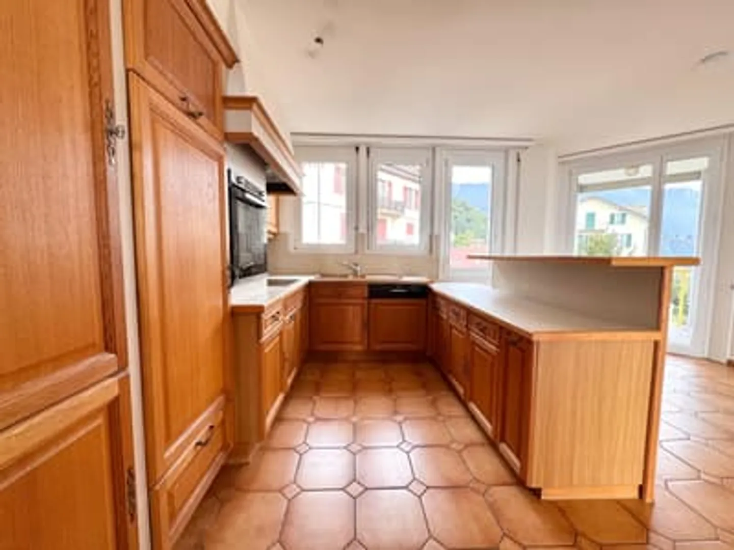 4.5 Room Apartment - Photo 1 of 12