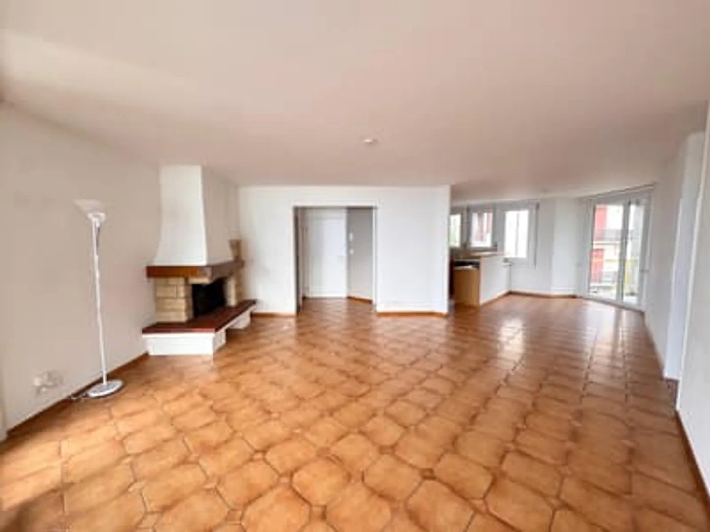 4.5 Room Apartment - Photo 3 of 12