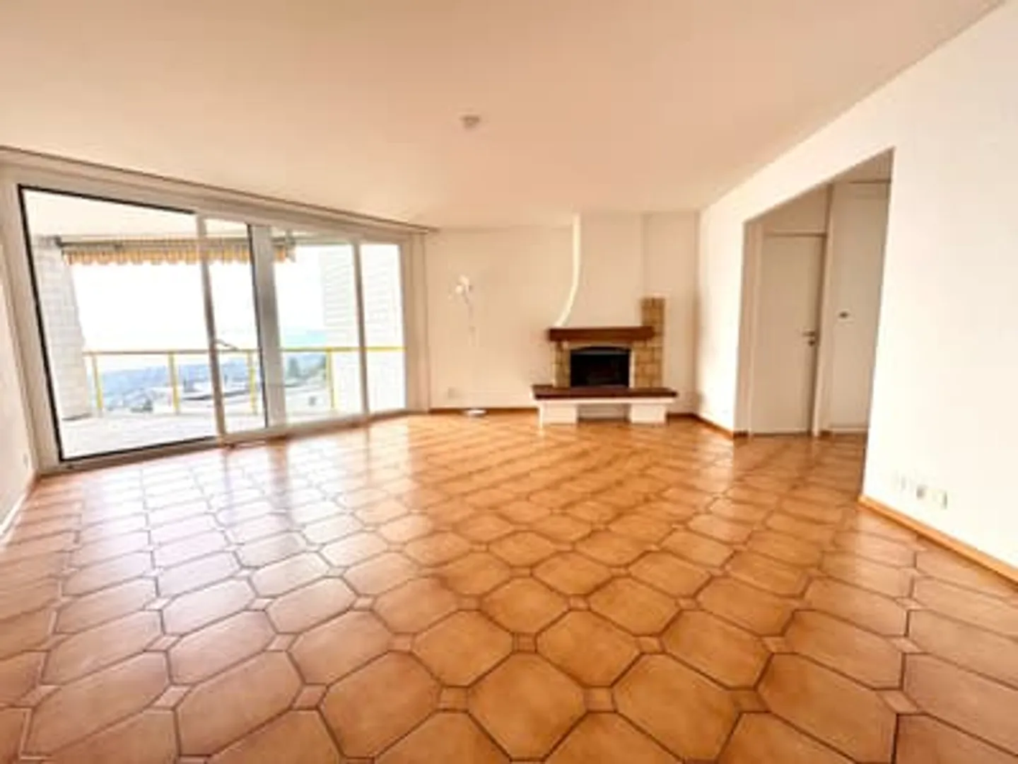 4.5 Room Apartment - Photo 4 of 12