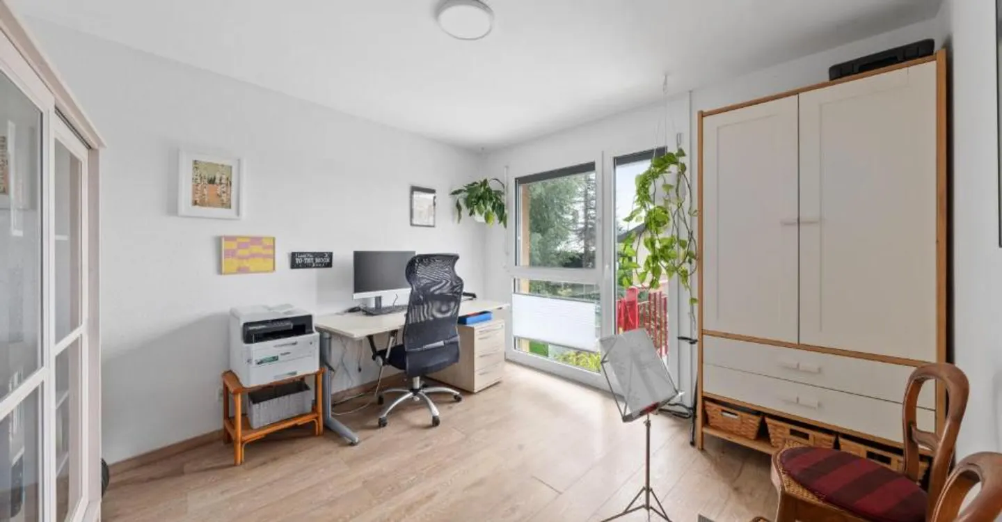Architektenvilla mit 7,5 Zimmern, beheiztem Pool und Jacuzzi 5 Minuten von Payerne entfernt - Foto 4 von 11
