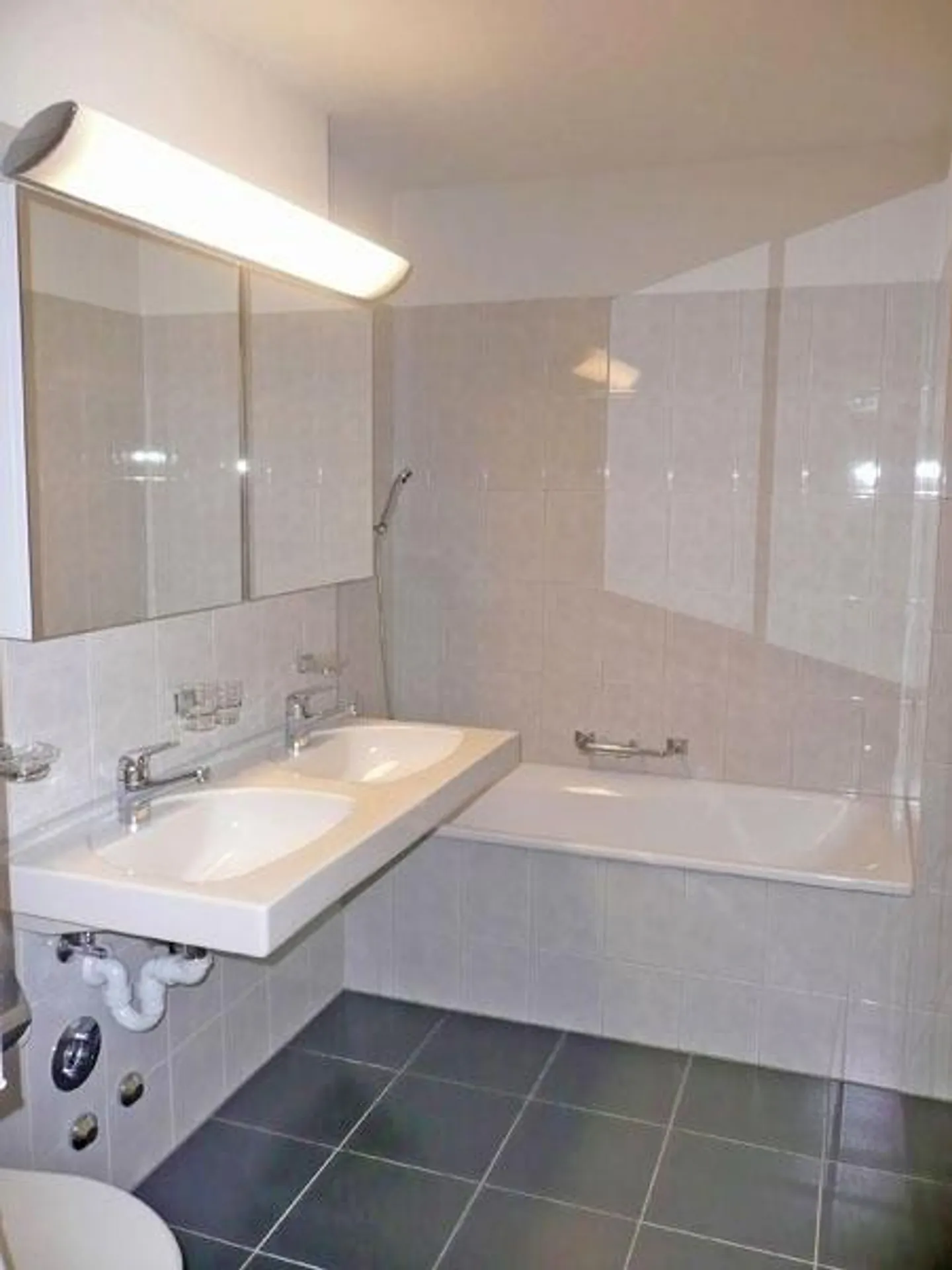 Appartement Familial Attrayant - Photo 3 sur 5