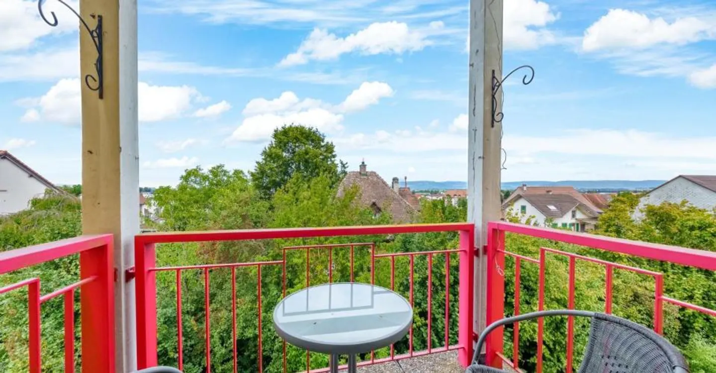 Architektenvilla mit 7,5 Zimmern, beheiztem Pool und Jacuzzi 5 Minuten von Payerne entfernt - Foto 8 von 11