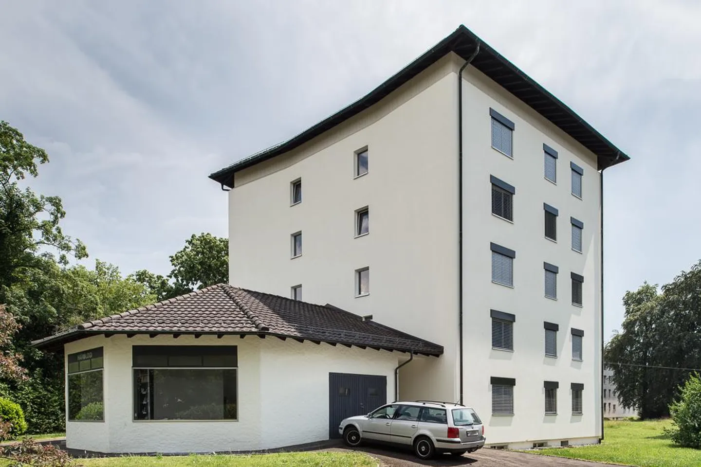 Mischgenutztes Gebäude mieten - Foto 1 von 7