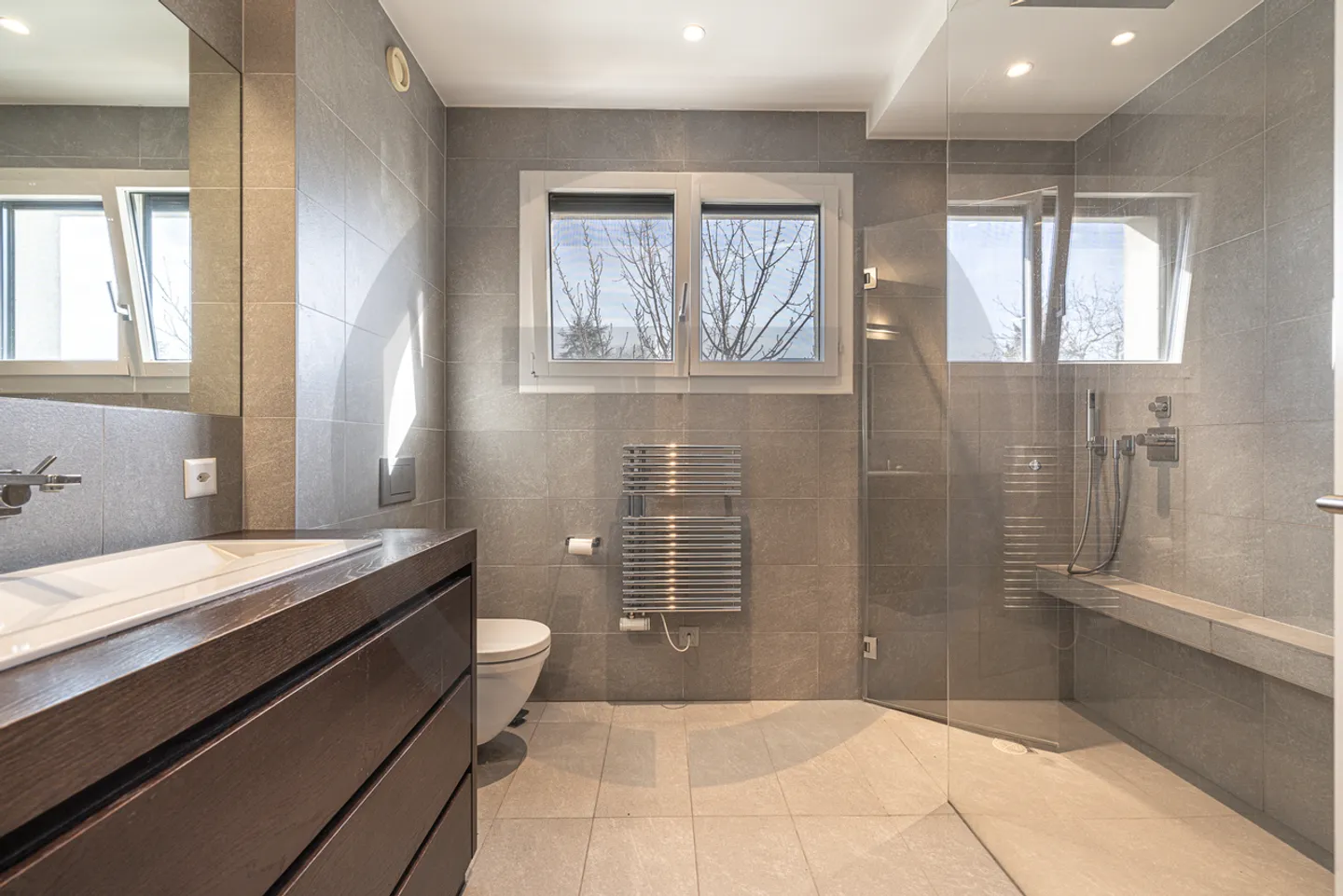 Superbe villa contemporaine au coeur de Vésenaz - Photo 19 sur 24