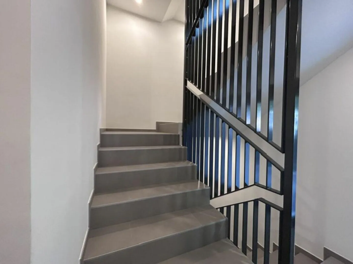 NEUES PENTHOUSE 3.5 ZIMMER MIT 38MQ DACHTERRASSE MIT SEEBLICK - Foto 4 von 29