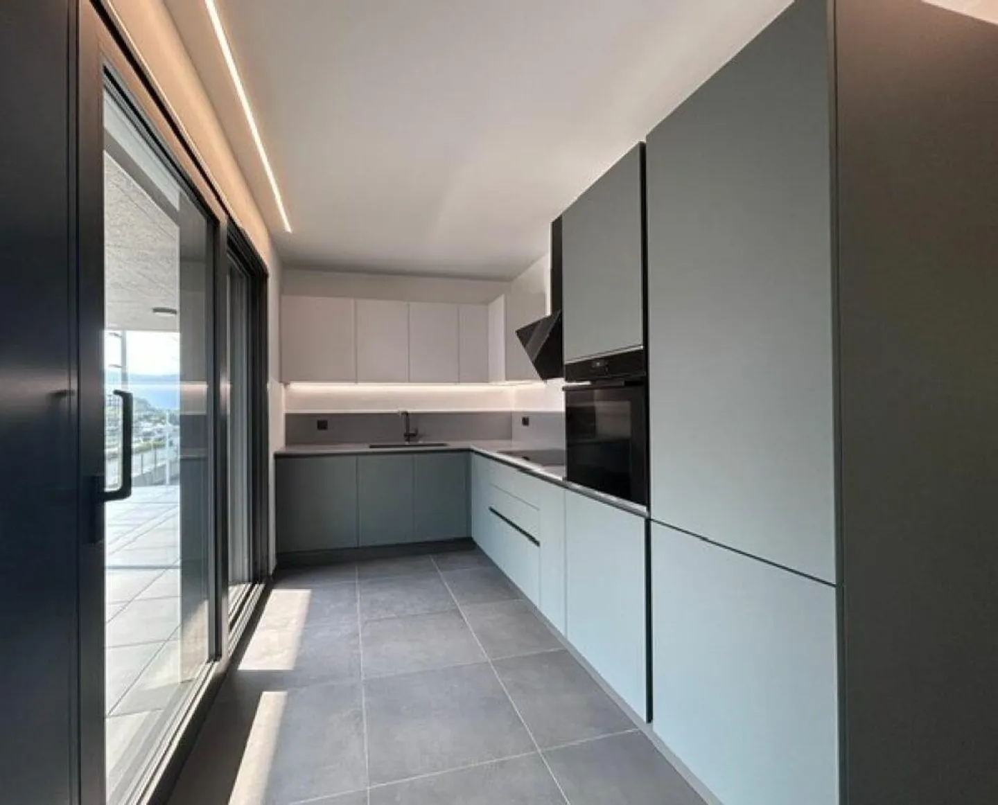 NEUES PENTHOUSE 3.5 ZIMMER MIT 38MQ DACHTERRASSE MIT SEEBLICK - Foto 7 von 29