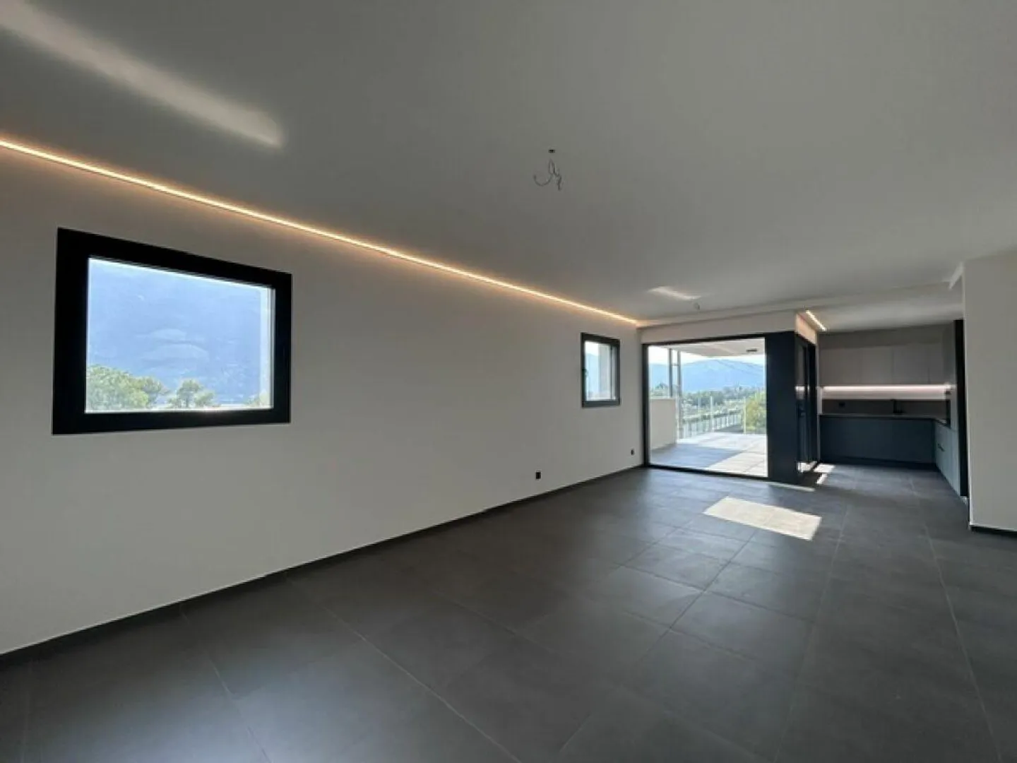 NEUES PENTHOUSE 3.5 ZIMMER MIT 38MQ DACHTERRASSE MIT SEEBLICK - Foto 9 von 29