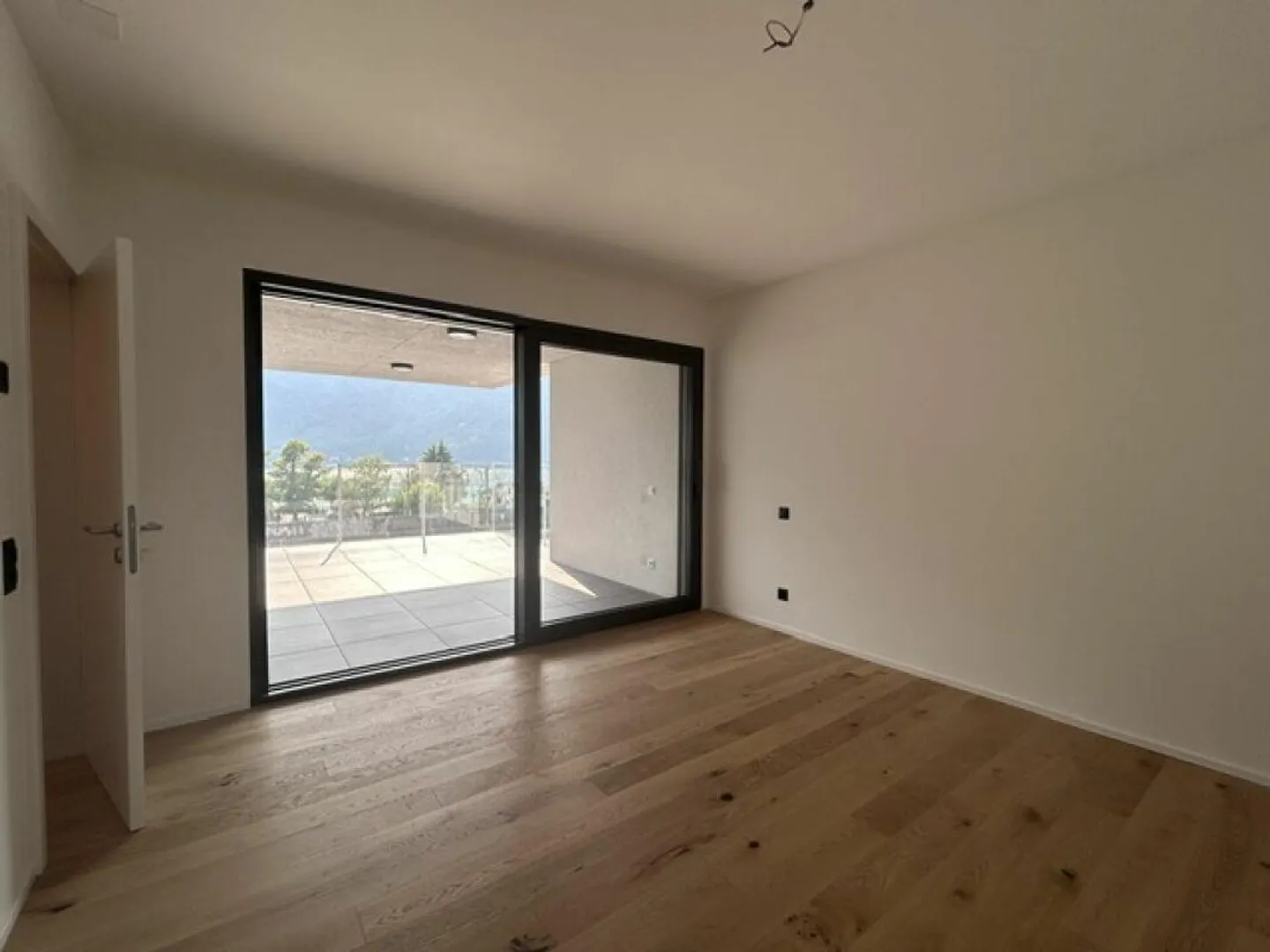 NEUES PENTHOUSE 3.5 ZIMMER MIT 38MQ DACHTERRASSE MIT SEEBLICK - Foto 13 von 29
