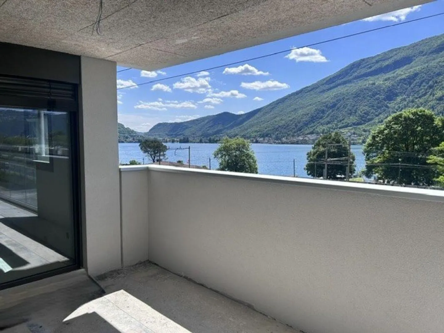 NEUES PENTHOUSE 3.5 ZIMMER MIT 38MQ DACHTERRASSE MIT SEEBLICK - Foto 2 von 29