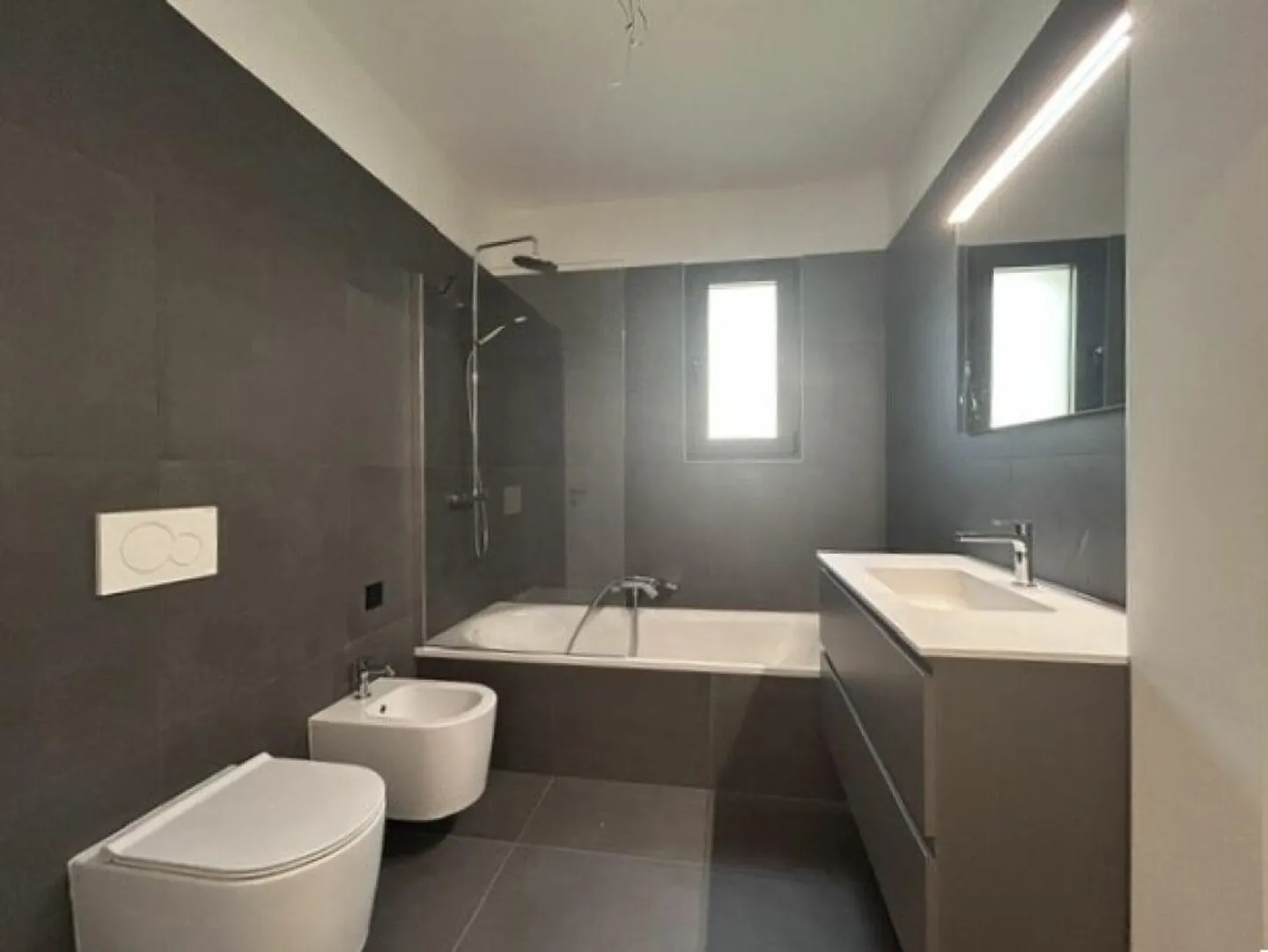 NEUES PENTHOUSE 3.5 ZIMMER MIT 38MQ DACHTERRASSE MIT SEEBLICK - Foto 16 von 29