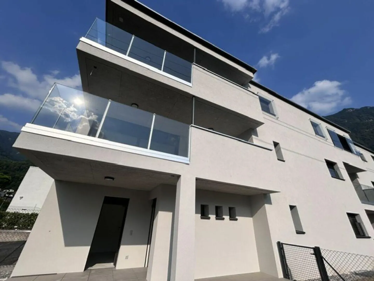 NEUES PENTHOUSE 3.5 ZIMMER MIT 38MQ DACHTERRASSE MIT SEEBLICK - Foto 22 von 29