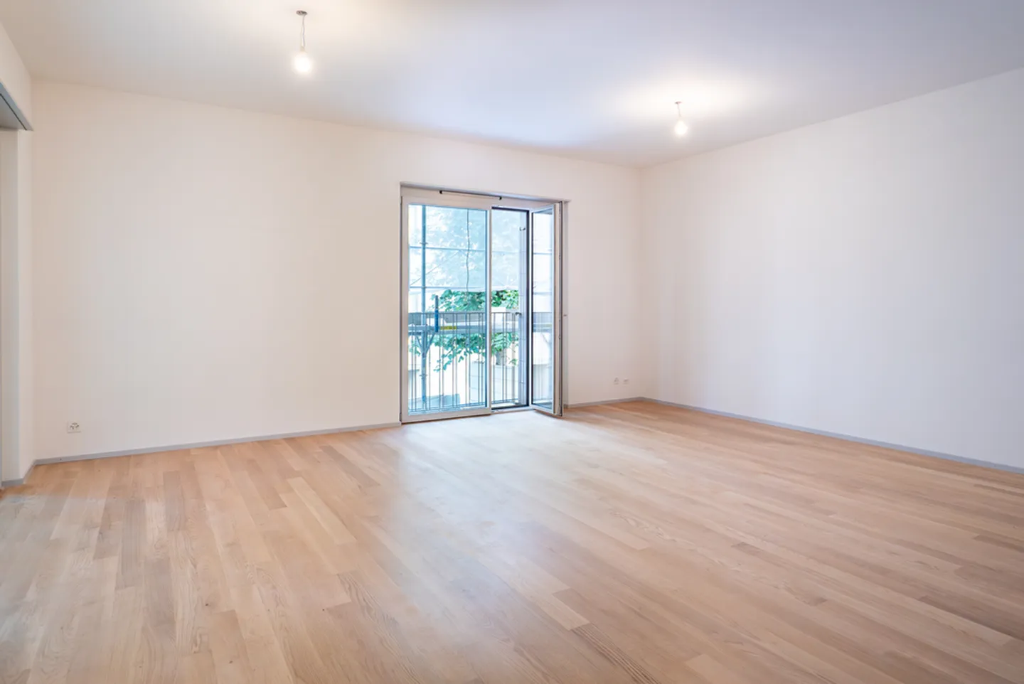 Appartement Charmant avec Vue sur le Lac - Photo 3 sur 7