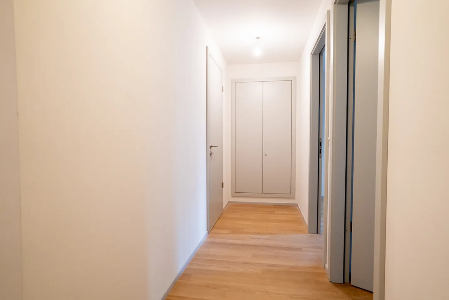 Appartement Charmant avec Vue sur le Lac - Photo 4 sur 7