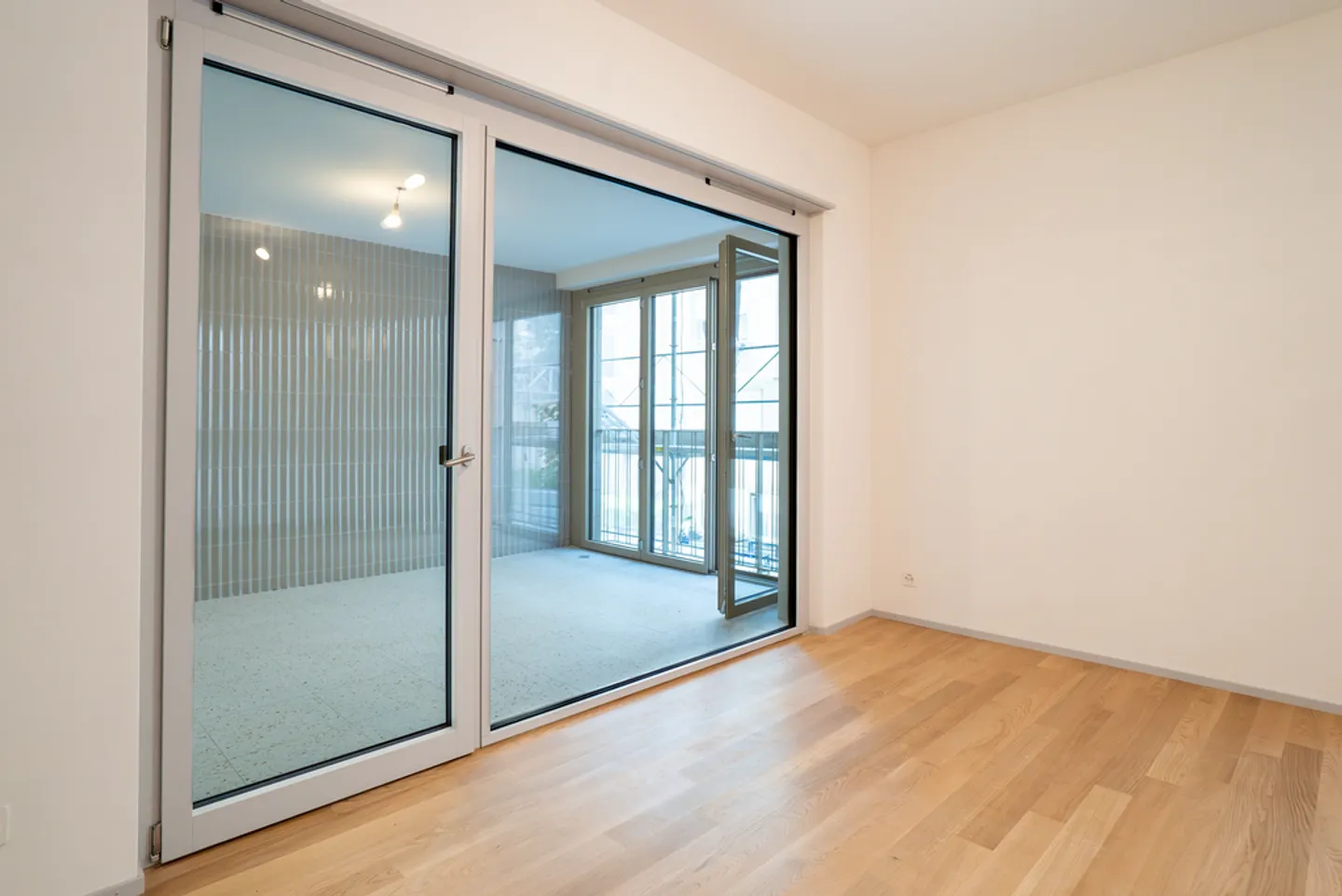 Appartement Charmant avec Vue sur le Lac - Photo 5 sur 7