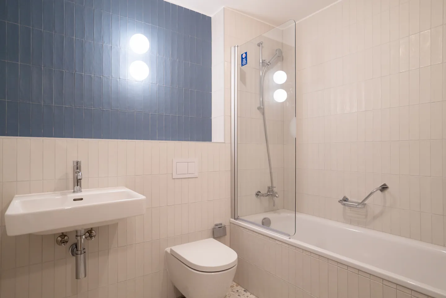 Appartement Charmant avec Vue sur le Lac - Photo 6 sur 7