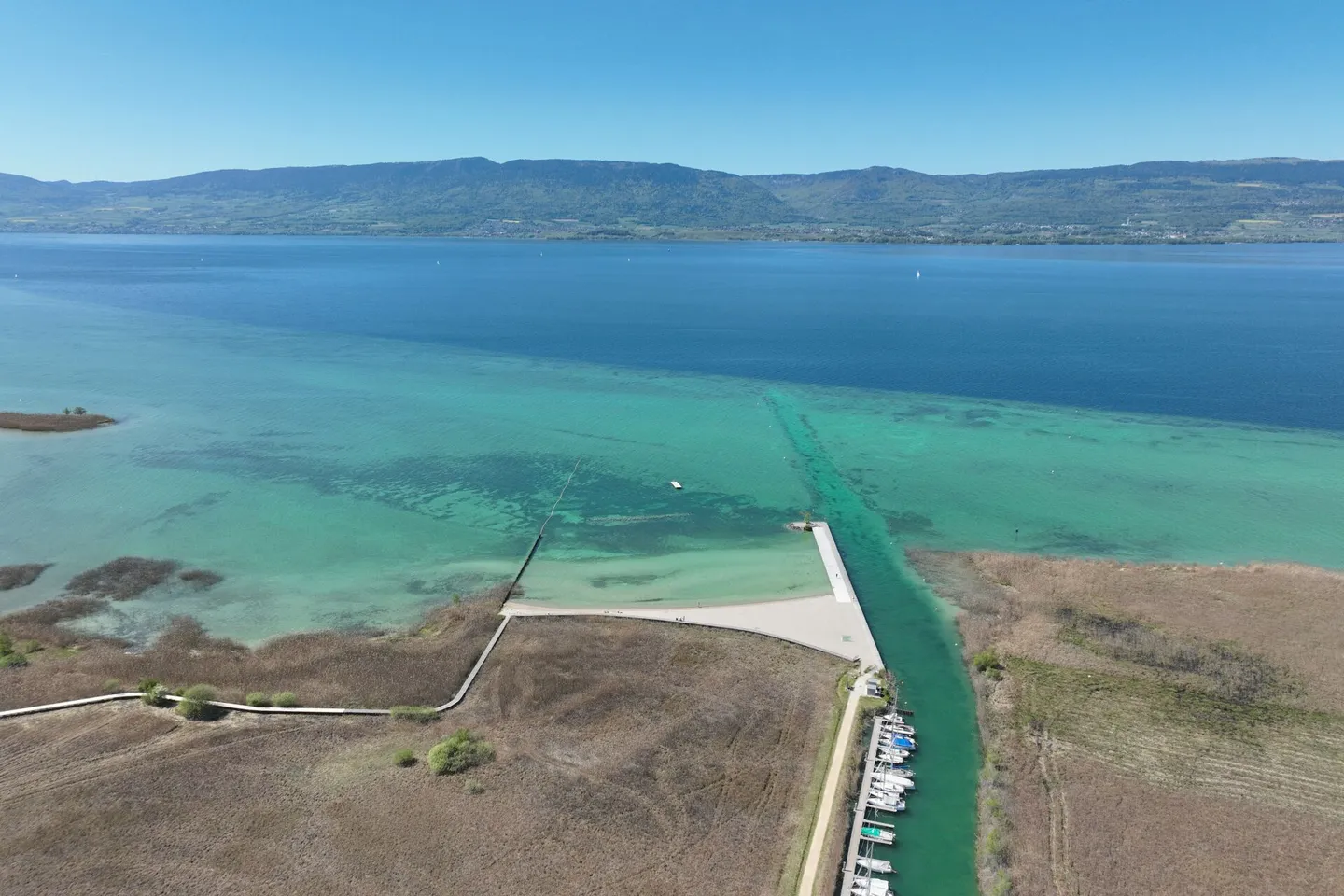 Été, Plage, Lac : Sensation de vacances dans deux bungalows - Photo 2 sur 13