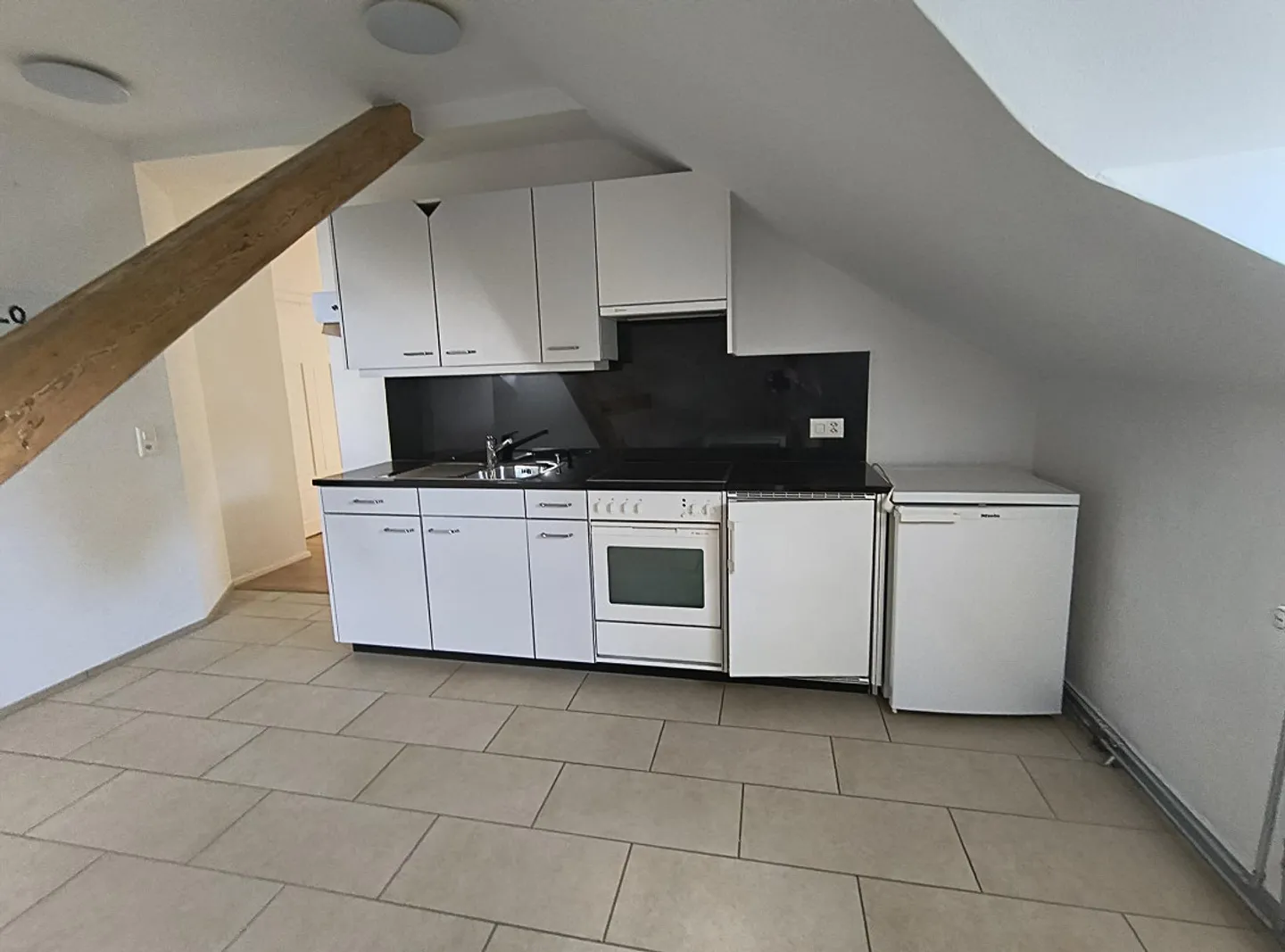 Günstige Mansardenwohnung - Foto 3 von 8