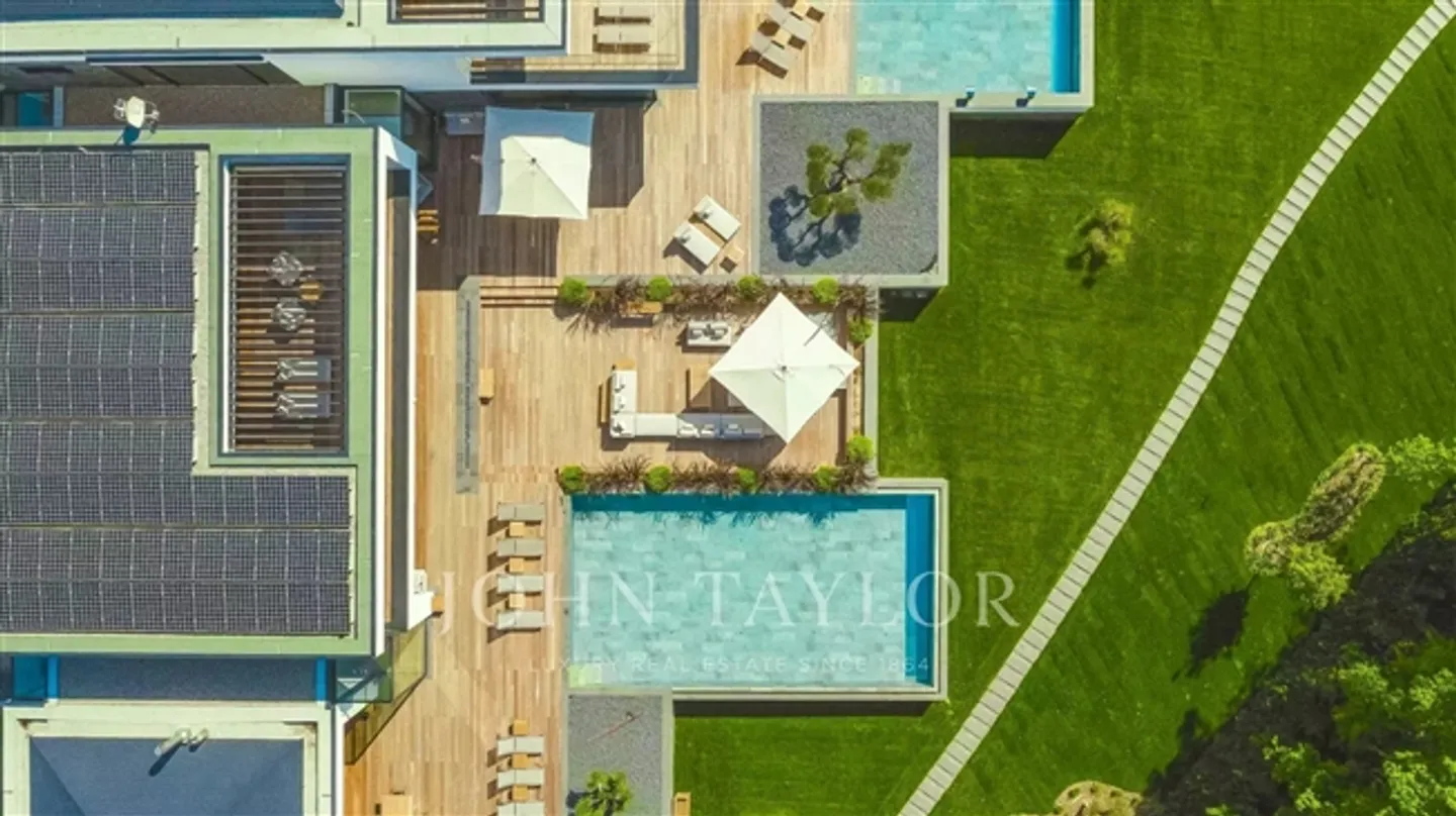 "Ultima Grand Villa" Architectural Masterpiece Between Modernity and Elegance - Photo 3 of 18